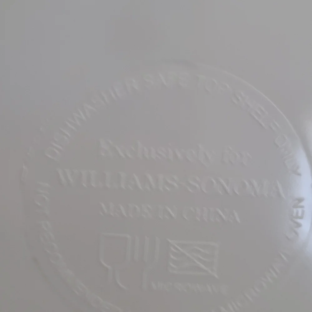 Williams Sonoma Schumacher Ikat Melamine Salad Dessert Party Plates Set of 4